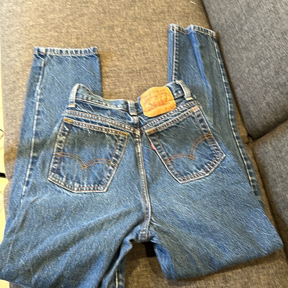 Vintage 90s Levis high rise Tapered Leg Womens miss size 6 High Waist Jeans